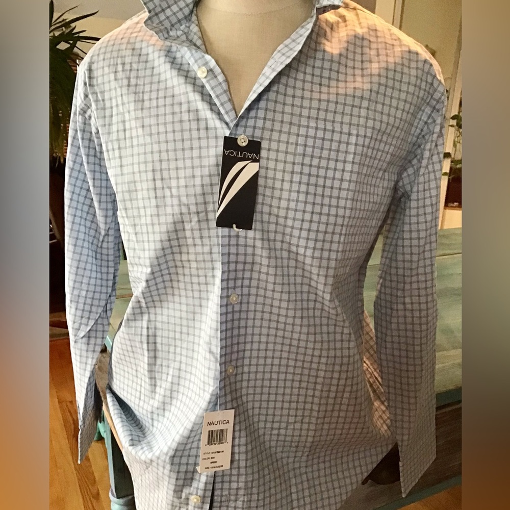 Nautica dress shirt 15 1/2 x32-33 Oxford